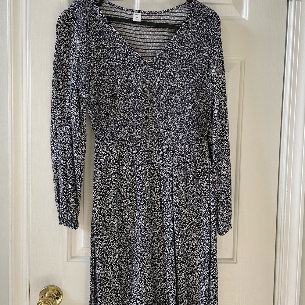 Old navy dress, smocked vneck top, long sleeves,navy blue, Xs, br.new w/o tags